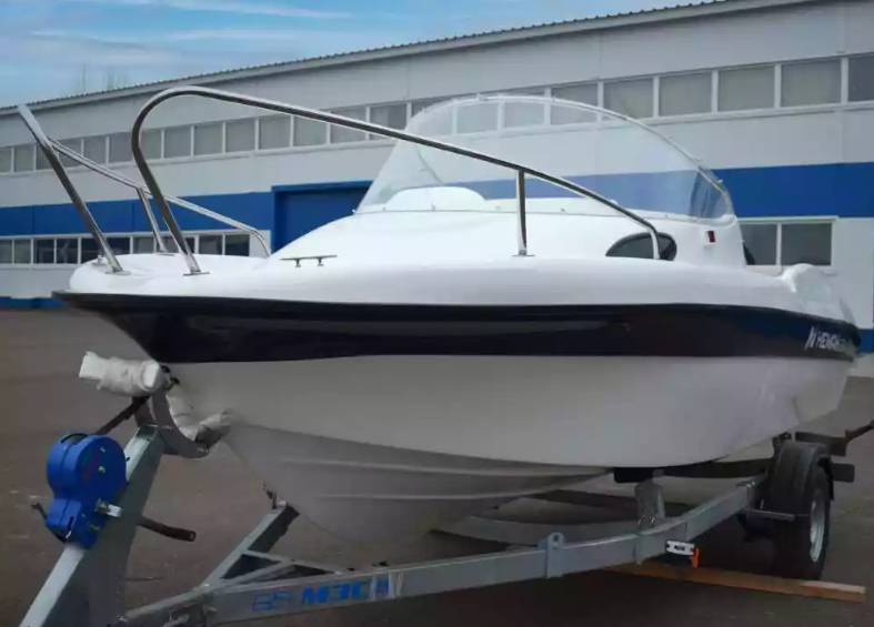Стеклопластиковый катер Neman-530 с каютой в Димитровграде Стеклопластиковый катер Neman-530 с каютой в Димитровграде