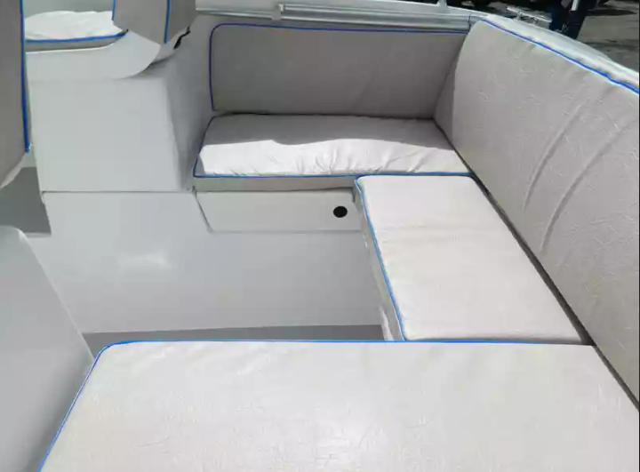 Комбинированный катер Neman-500 с каютой в Димитровграде Комбинированный катер Neman-500 с каютой в Димитровграде