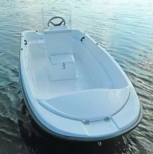 Стеклопластиковая лодка Пингвин с консолью (тримаран) в Димитровграде Стеклопластиковая лодка Пингвин с консолью (тримаран) в Димитровграде