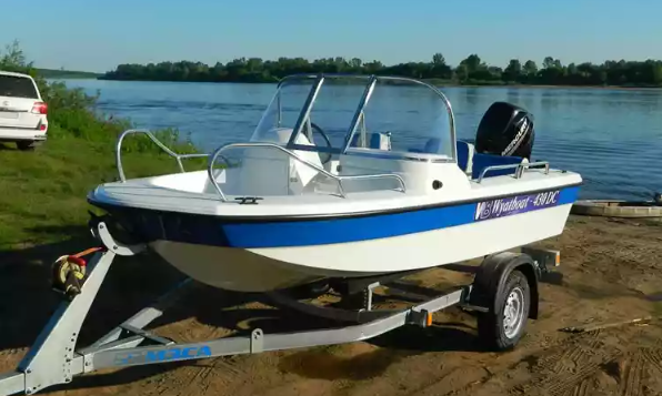 Стеклопластиковый катер Wyatboat-430 DC (тримаран) в Димитровграде Стеклопластиковый катер Wyatboat-430 DC (тримаран) в Димитровграде