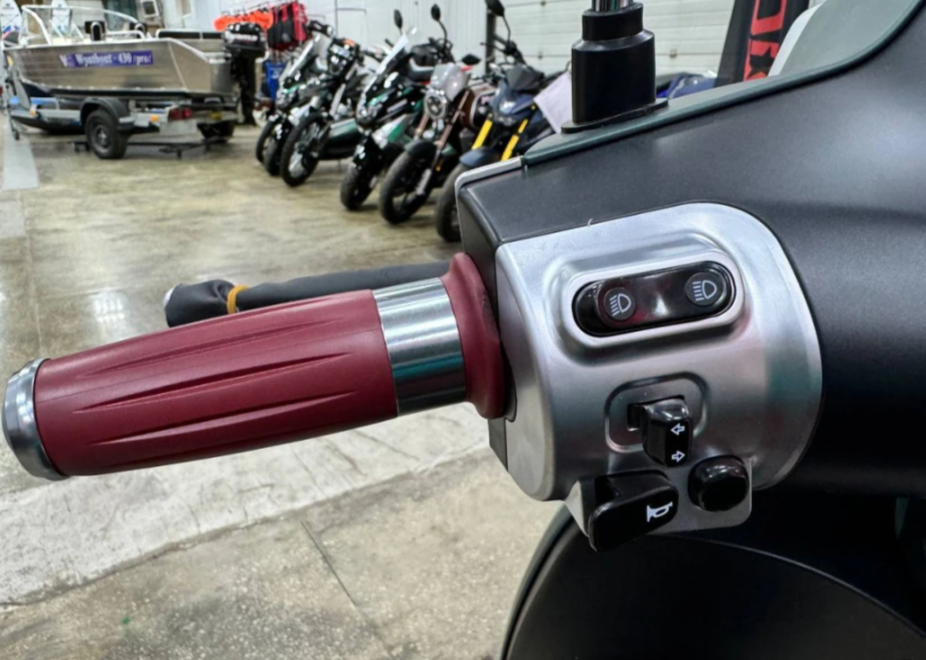 Скутер PROMAX Miami 240 (49) в Димитровграде Скутер PROMAX Miami 240 (49) в Димитровграде