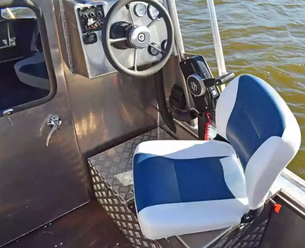 Алюминиевый катер Неман 550 с каютой в Димитровграде Алюминиевый катер Неман 550 с каютой в Димитровграде