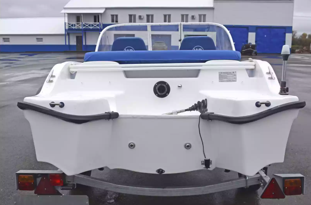 Стеклопластиковый катер Wyatboat-430DCМ (килевая) в Димитровграде Стеклопластиковый катер Wyatboat-430DCМ (килевая) в Димитровграде
