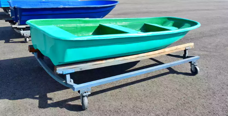 Стеклопластиковая лодка Старт (тримаран) в Димитровграде Стеклопластиковая лодка Старт (тримаран) в Димитровграде