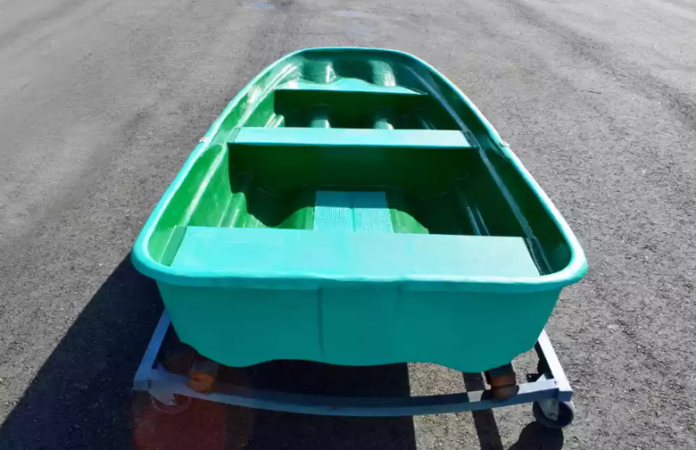 Стеклопластиковая лодка Старт (тримаран) в Димитровграде Стеклопластиковая лодка Старт (тримаран) в Димитровграде