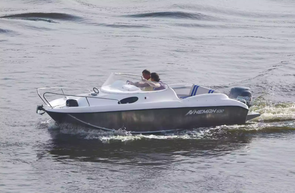 Комбинированный катер Neman-530 с каютой в Димитровграде Комбинированный катер Neman-530 с каютой в Димитровграде