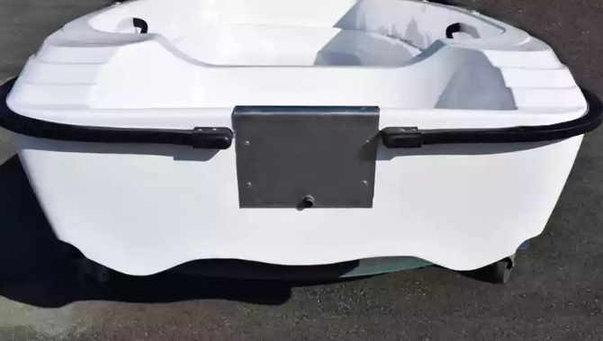 Стеклопластиковая лодка Пингвин (тримаран) в Димитровграде Стеклопластиковая лодка Пингвин (тримаран) в Димитровграде