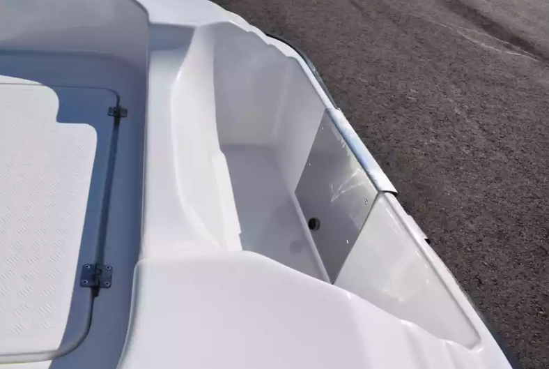 Стеклопластиковая лодка Пингвин (тримаран) в Димитровграде Стеклопластиковая лодка Пингвин (тримаран) в Димитровграде