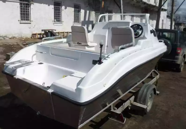 Комбинированный катер Neman-500 с каютой в Димитровграде Комбинированный катер Neman-500 с каютой в Димитровграде