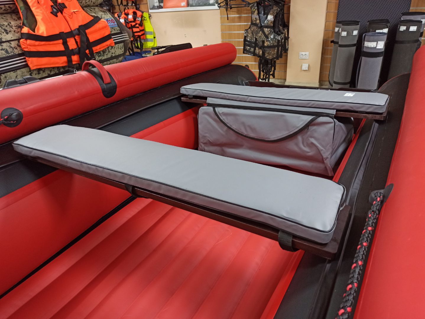 КОМПЛЕКТ МЯГКИХ НАКЛАДОК С СУМКОЙ ДЛЯ ЛОДОК 90Х20 СЕРЫЙ в Димитровграде