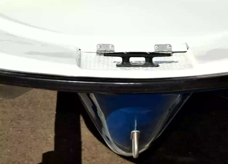 Стеклопластиковая лодка Пингвин с консолью (тримаран) в Димитровграде Стеклопластиковая лодка Пингвин с консолью (тримаран) в Димитровграде