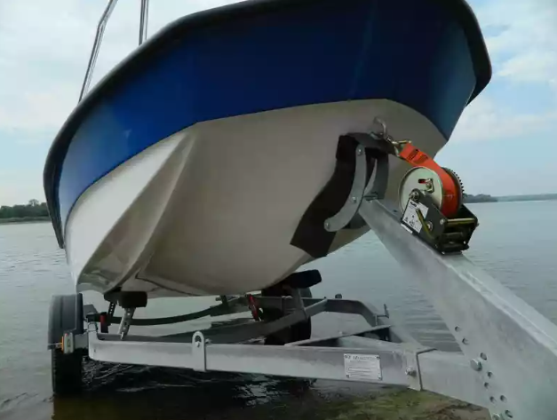 Стеклопластиковый катер Wyatboat-430 DCM (тримаран) в Димитровграде Стеклопластиковый катер Wyatboat-430 DCM (тримаран) в Димитровграде