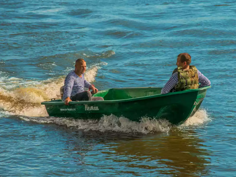Стеклопластиковая лодка Neman-340 (тримаран) в Димитровграде Стеклопластиковая лодка Neman-340 (тримаран) в Димитровграде