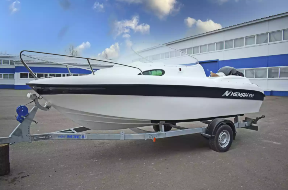 Стеклопластиковый катер Neman-530 с каютой в Димитровграде Стеклопластиковый катер Neman-530 с каютой в Димитровграде