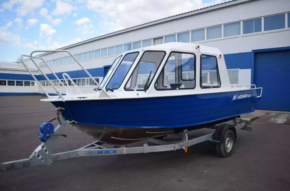 Алюминиевый катер Неман-500 (закрытая рубка) в Димитровграде Алюминиевый катер Неман-500 (закрытая рубка) в Димитровграде