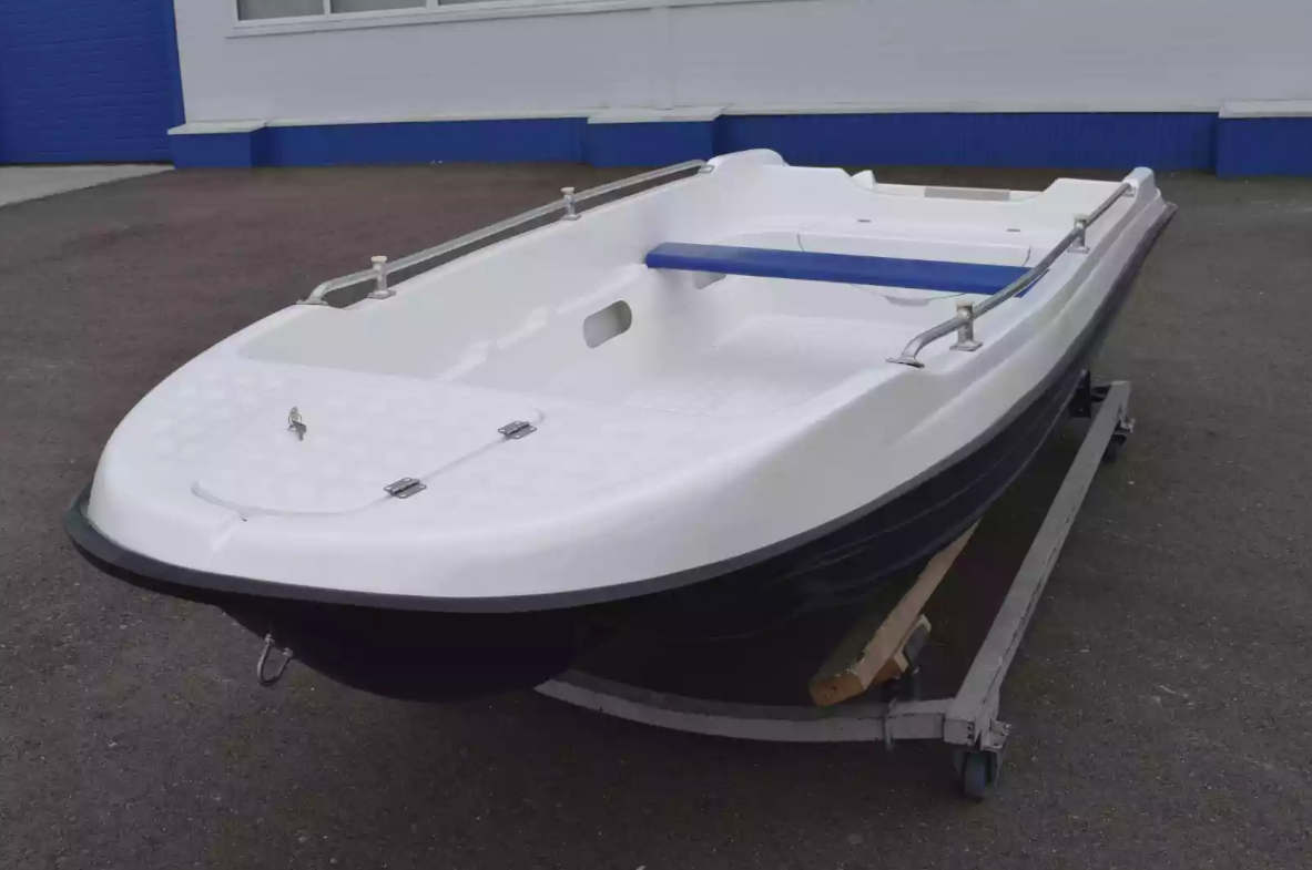 Стеклопластиковая лодка Пингвин New (тримаран) в Димитровграде