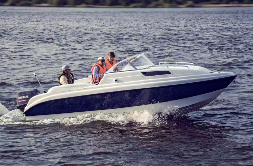 Стеклопластиковый катер Neman-550 с каютой в Димитровграде Стеклопластиковый катер Neman-550 с каютой в Димитровграде