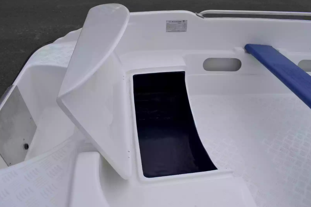 Стеклопластиковая лодка Пингвин New (тримаран) в Димитровграде