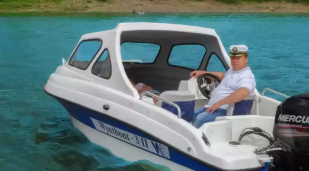 Стеклопластиковый катер Wyatboat-3 П (полурубка) в Димитровграде Стеклопластиковый катер Wyatboat-3 П (полурубка) в Димитровграде