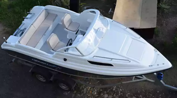 Комбинированный катер Neman-550 с каютой в Димитровграде Комбинированный катер Neman-550 с каютой в Димитровграде