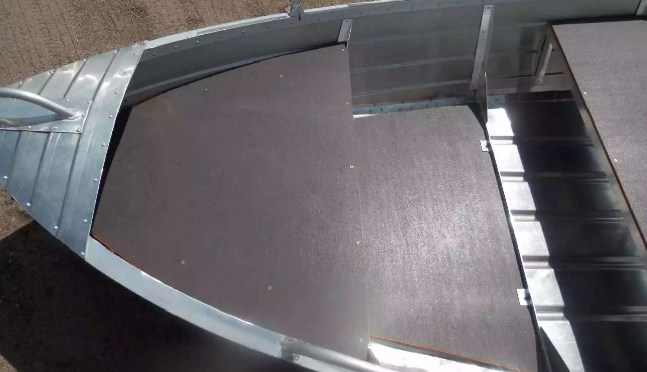 Алюминиевая лодка Вятка-Профи 32 в Димитровграде Алюминиевая лодка Вятка-Профи 32 в Димитровграде