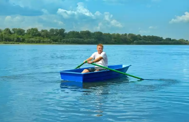 Стеклопластиковая лодка Малютка в Димитровграде Стеклопластиковая лодка Малютка в Димитровграде