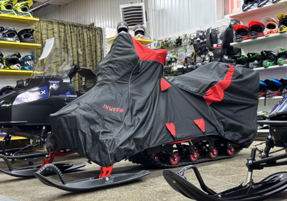 Чехол транспорт. снегохода IKUDZO HUNTER черно-красный Оксфорд ПРЕМИУМ качества с лого IKUDZO в Димитровграде Чехол транспорт. снегохода IKUDZO HUNTER черно-красный Оксфорд ПРЕМИУМ качества с лого IKUDZO в Димитровграде