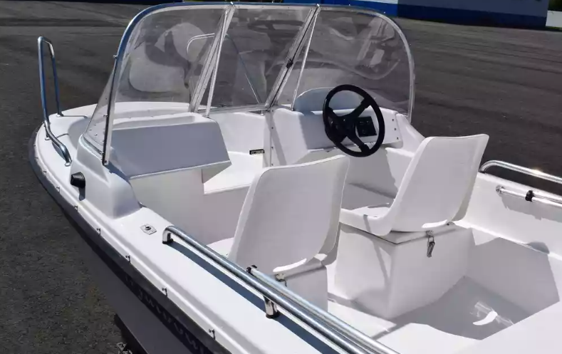 Стеклопластиковый катер Wyatboat-430 DC (тримаран) в Димитровграде Стеклопластиковый катер Wyatboat-430 DC (тримаран) в Димитровграде