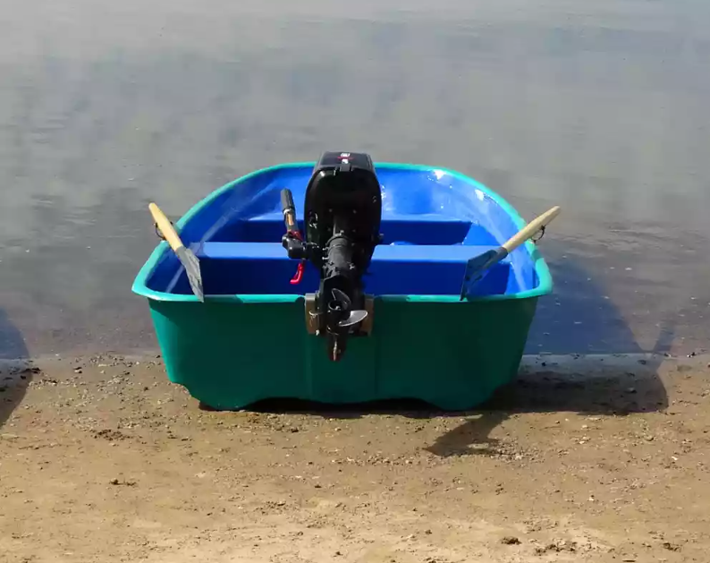 Стеклопластиковая лодка Старт (тримаран) в Димитровграде Стеклопластиковая лодка Старт (тримаран) в Димитровграде