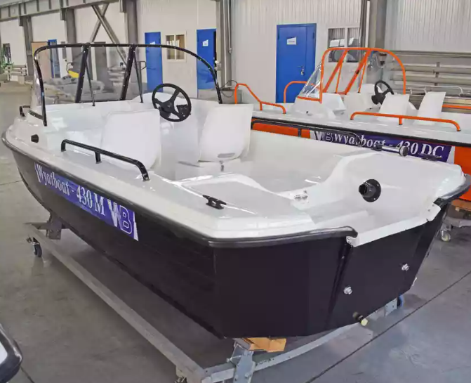 Комбинированный катер Wyatboat-430 M в Димитровграде Комбинированный катер Wyatboat-430 M в Димитровграде