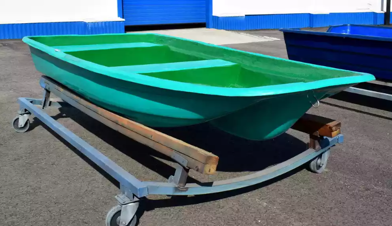 Стеклопластиковая лодка Старт (тримаран) в Димитровграде Стеклопластиковая лодка Старт (тримаран) в Димитровграде