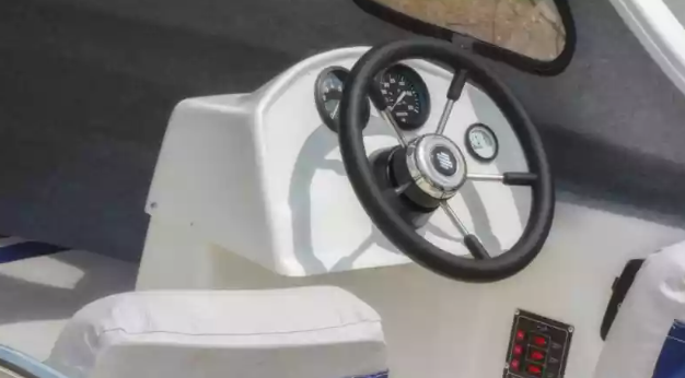 Стеклопластиковый катер Wyatboat-3 П (полурубка) в Димитровграде Стеклопластиковый катер Wyatboat-3 П (полурубка) в Димитровграде