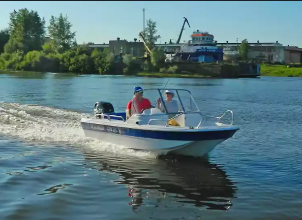 Стеклопластиковый катер Wyatboat-430 DC (тримаран) в Димитровграде Стеклопластиковый катер Wyatboat-430 DC (тримаран) в Димитровграде