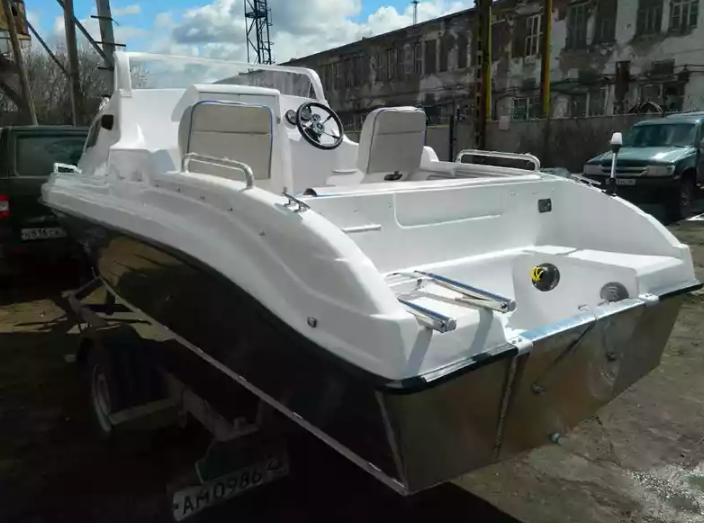 Комбинированный катер Neman-500 с каютой в Димитровграде Комбинированный катер Neman-500 с каютой в Димитровграде