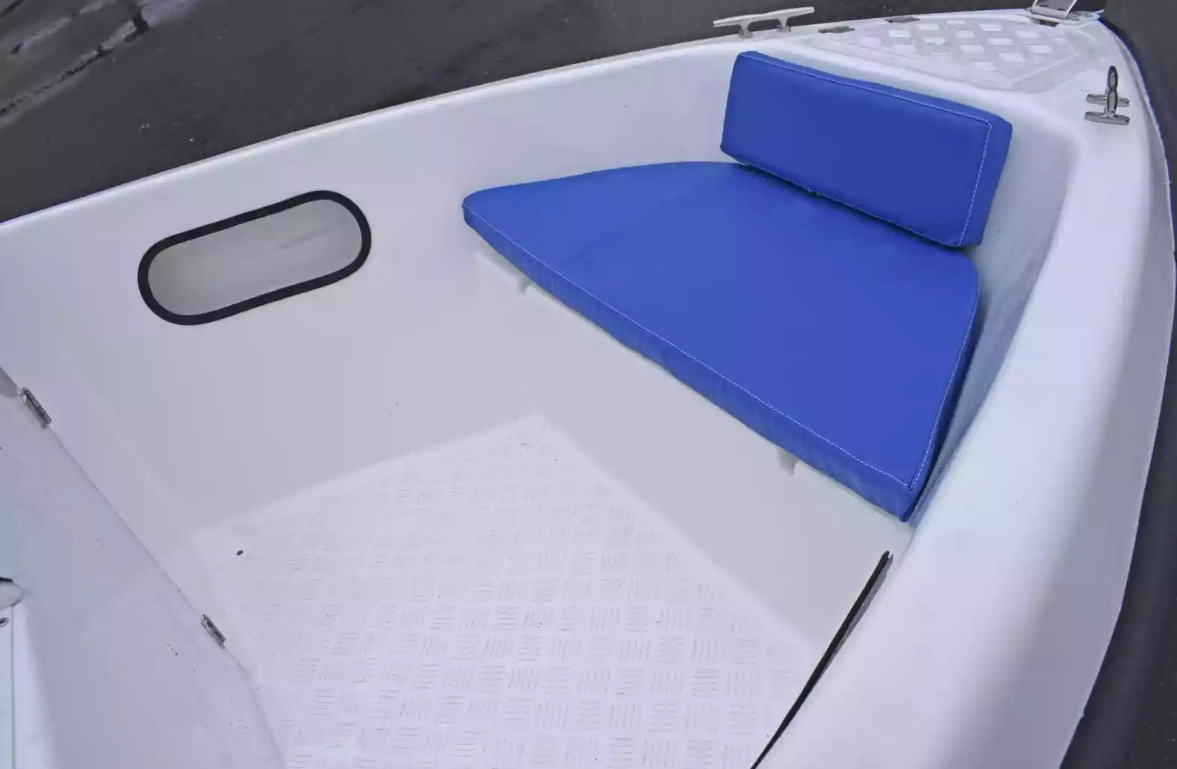 Стеклопластиковый катер Wyatboat-430DCМ (килевая) в Димитровграде Стеклопластиковый катер Wyatboat-430DCМ (килевая) в Димитровграде