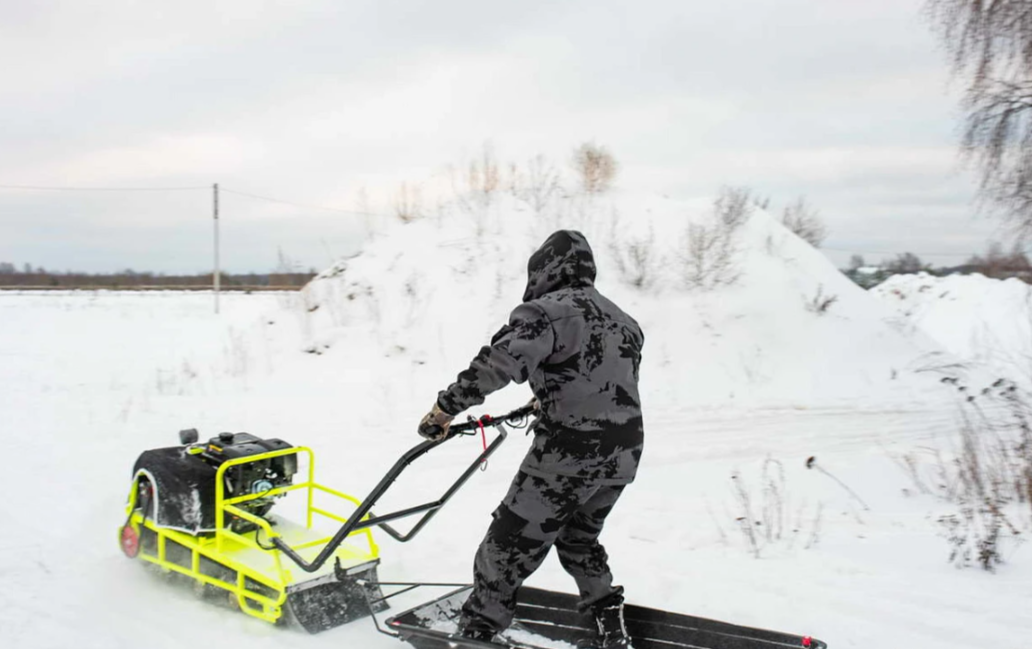 Мотобуксировщик Бурлак ХОЗЯИН-1 (капот ткань) в Димитровграде Мотобуксировщик Бурлак ХОЗЯИН-1 (капот ткань) в Димитровграде