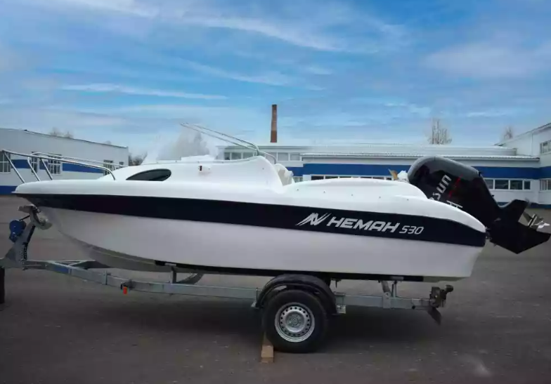Стеклопластиковый катер Neman-530 с каютой в Димитровграде Стеклопластиковый катер Neman-530 с каютой в Димитровграде