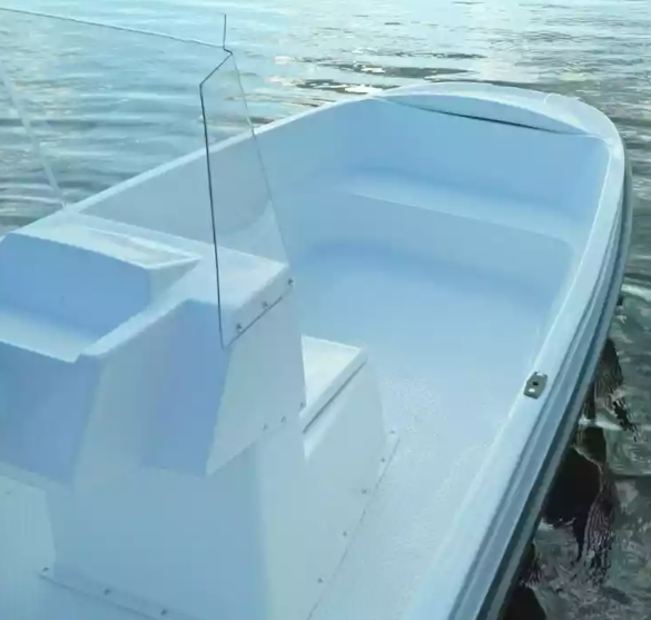 Стеклопластиковая лодка Пингвин с консолью (тримаран) в Димитровграде Стеклопластиковая лодка Пингвин с консолью (тримаран) в Димитровграде