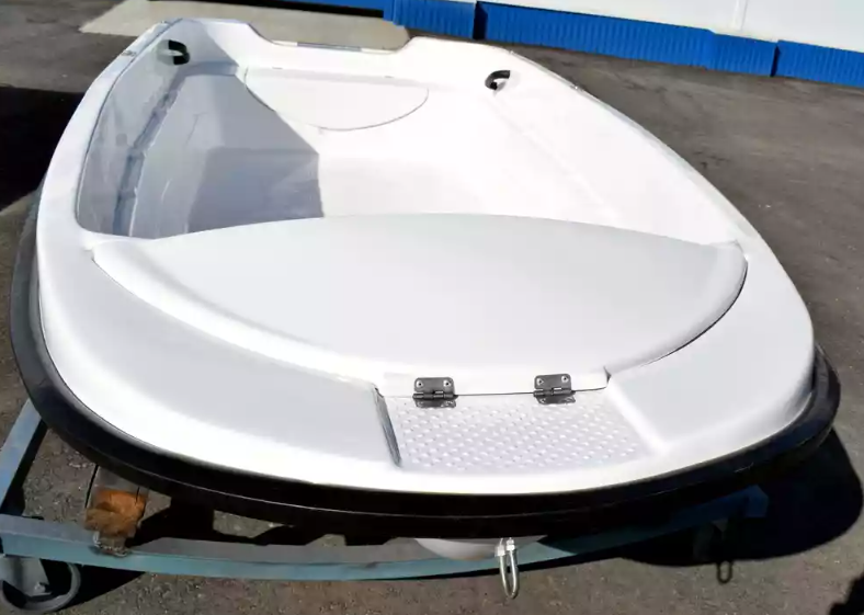 Стеклопластиковая лодка Пингвин (тримаран) в Димитровграде Стеклопластиковая лодка Пингвин (тримаран) в Димитровграде