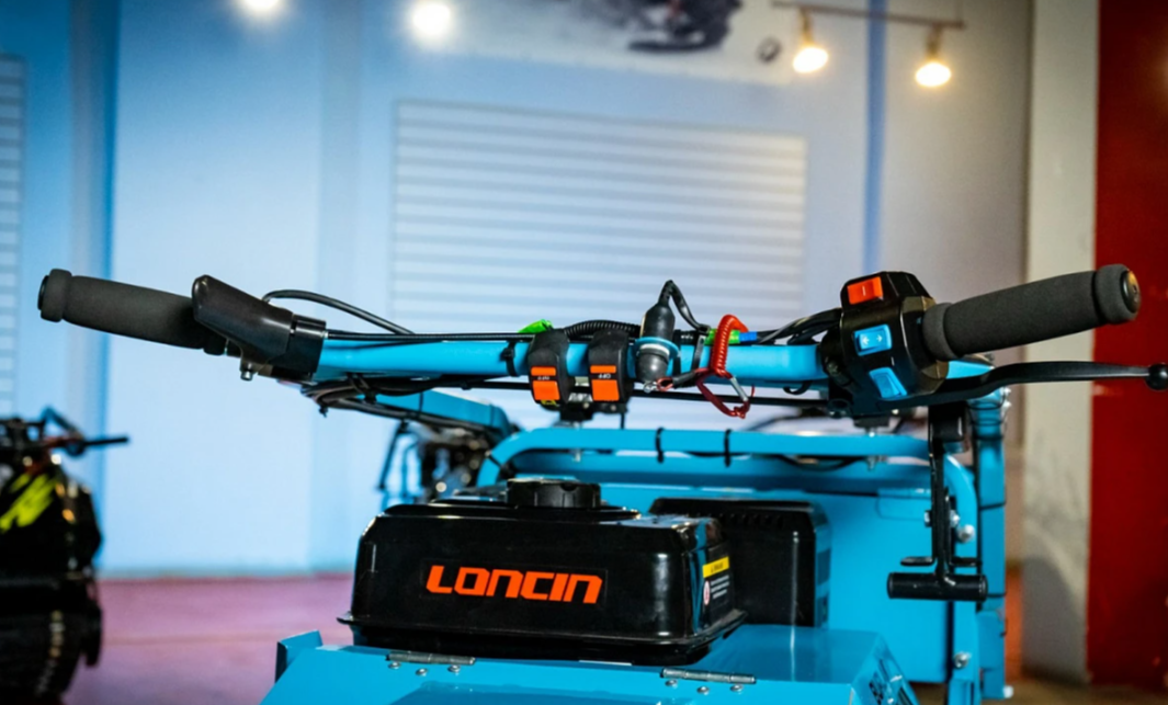 Мотобуксировщик Бурлак Таежник 20 л.с. в Димитровграде Мотобуксировщик Бурлак Таежник 20 л.с. в Димитровграде