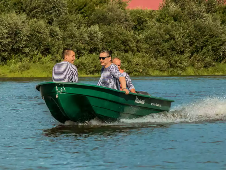 Стеклопластиковая лодка Neman-340 (тримаран) в Димитровграде Стеклопластиковая лодка Neman-340 (тримаран) в Димитровграде