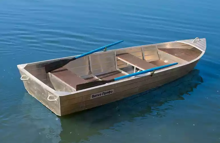Алюминиевая лодка Вятка-Профи 32 в Димитровграде Алюминиевая лодка Вятка-Профи 32 в Димитровграде