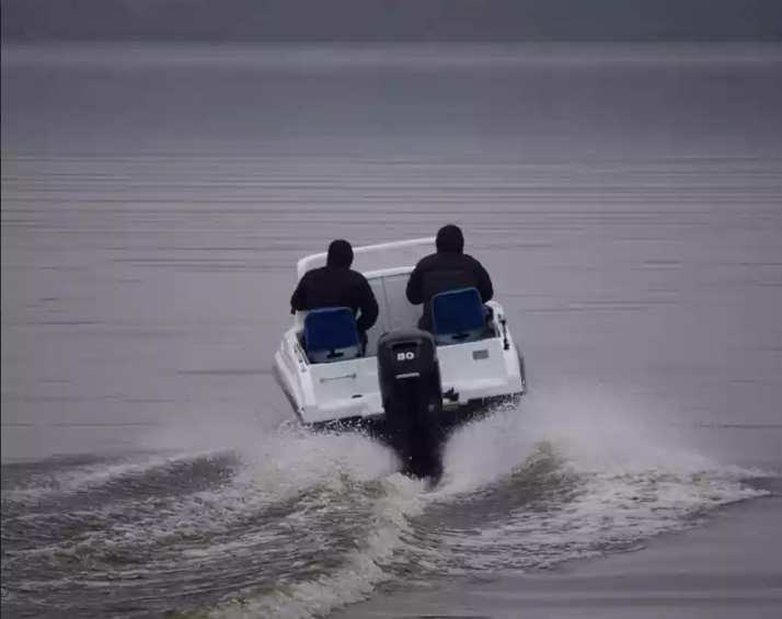 Комбинированный катер Neman-500 с каютой в Димитровграде Комбинированный катер Neman-500 с каютой в Димитровграде