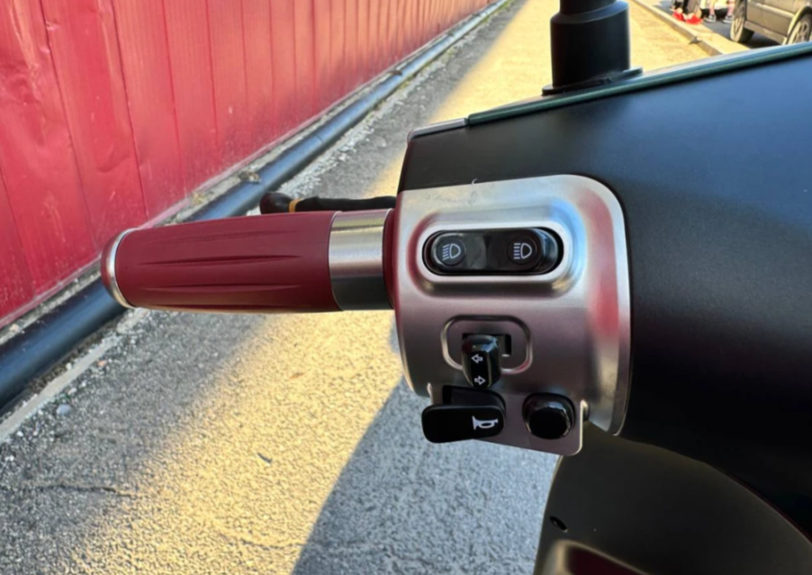 Скутер PROMAX Miami 240 (49) в Димитровграде Скутер PROMAX Miami 240 (49) в Димитровграде