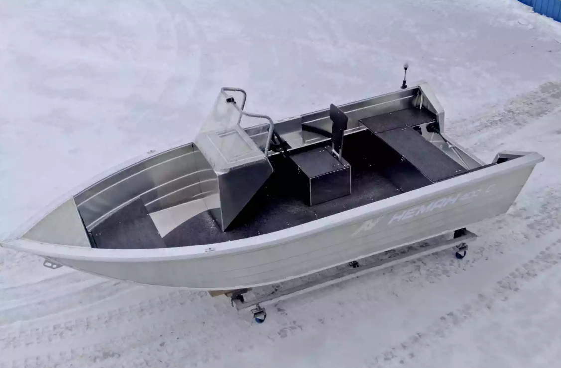 Алюминиевая лодка Неман-400 С в Димитровграде Алюминиевая лодка Неман-400 С в Димитровграде