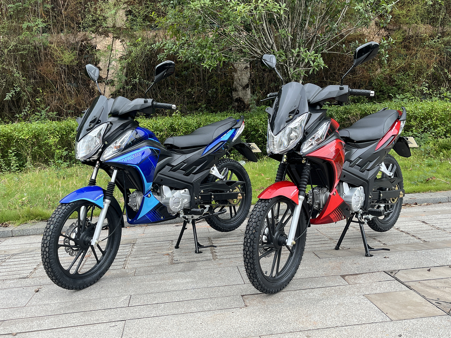 Мопед PROMAX STREET CROSS MAX 150 (49) в Димитровграде Мопед PROMAX STREET CROSS MAX 150 (49) в Димитровграде